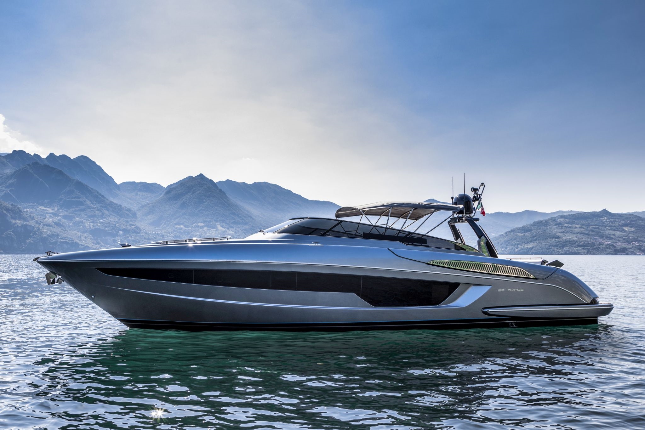 yacht manufacturers canada