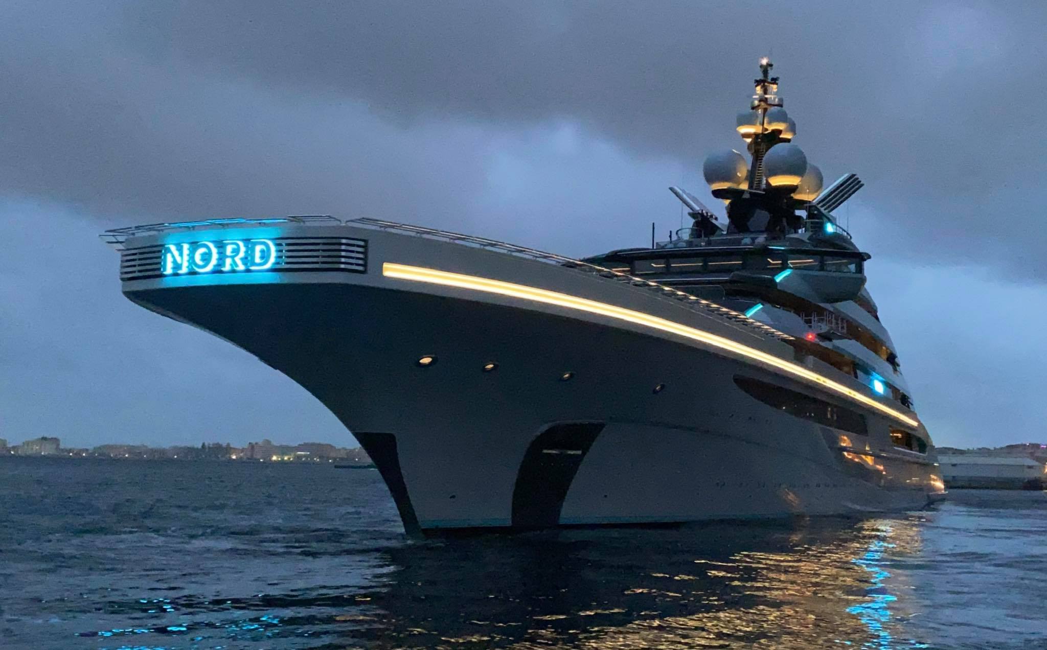 yacht nord helicopter